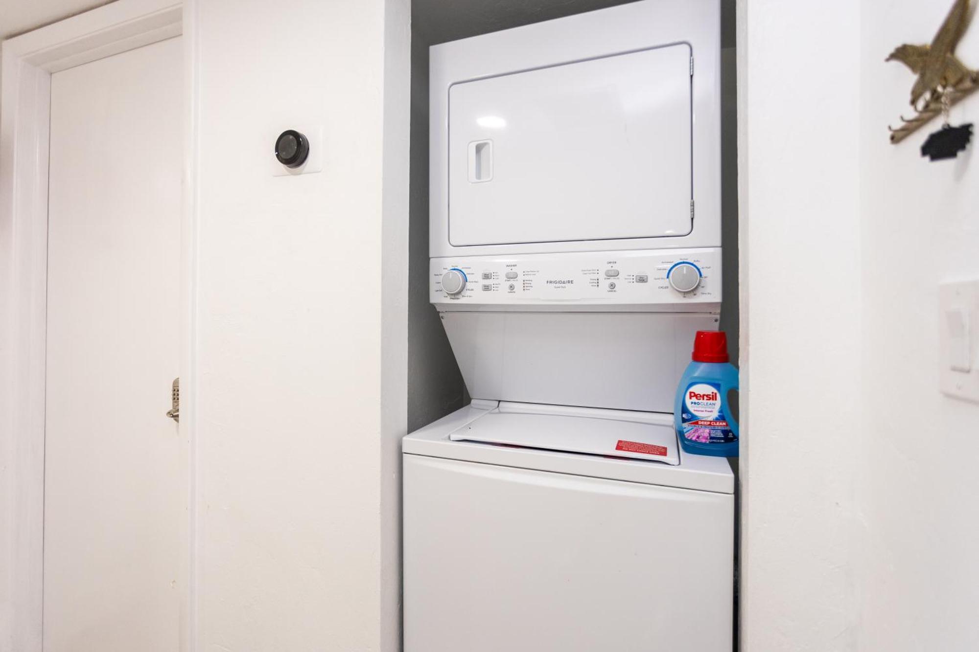 Bass & Sun Condominium 2/2 Bedroom Клюістон Номер фото