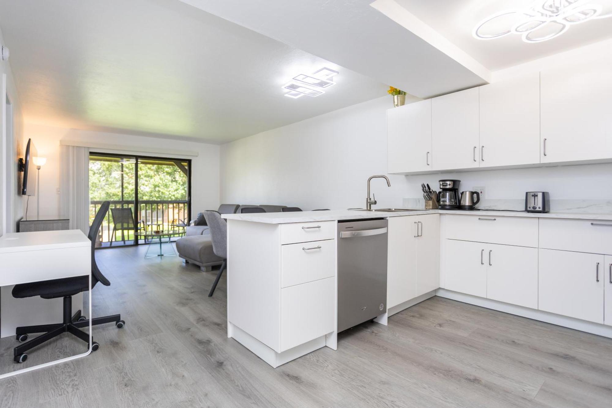 Bass & Sun Condominium 2/2 Bedroom Клюістон Номер фото