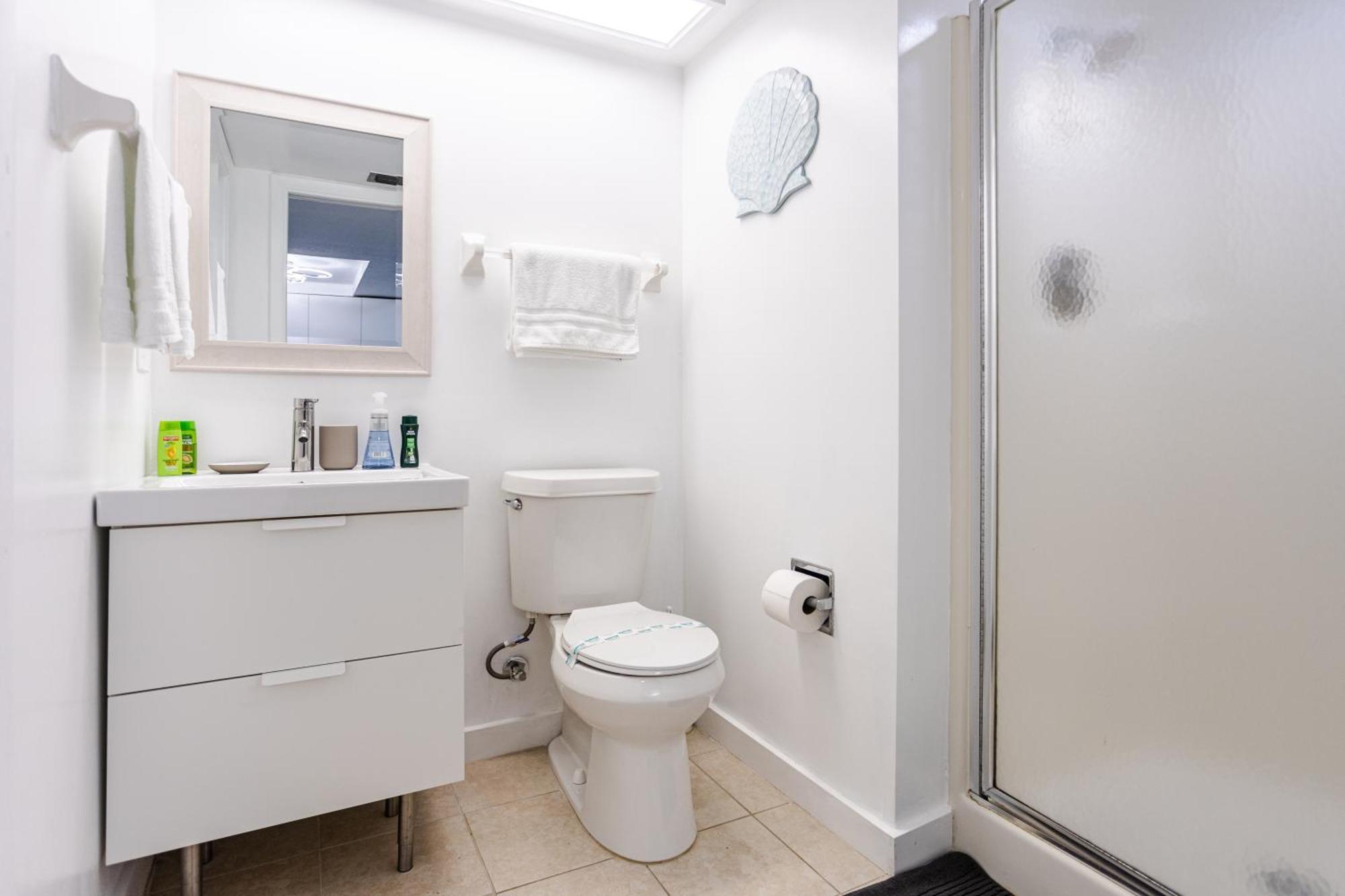 Bass & Sun Condominium 2/2 Bedroom Клюістон Номер фото