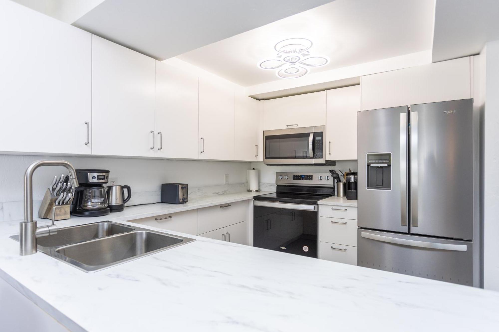 Bass & Sun Condominium 2/2 Bedroom Клюістон Номер фото