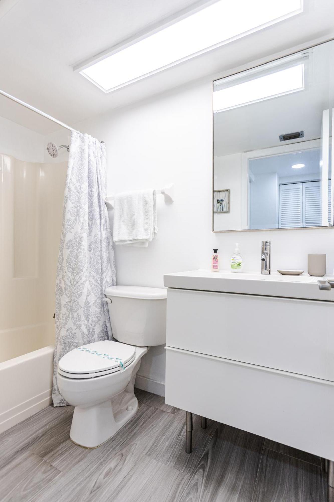 Bass & Sun Condominium 2/2 Bedroom Клюістон Номер фото